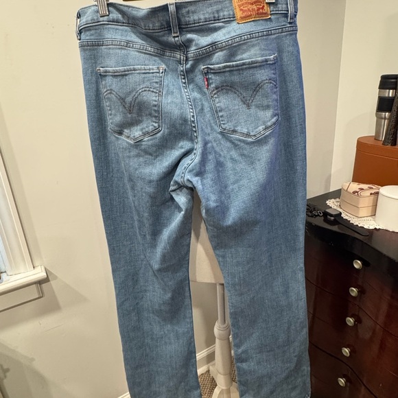 Levi’s Blue Denim Jeans - Picture 4 of 7